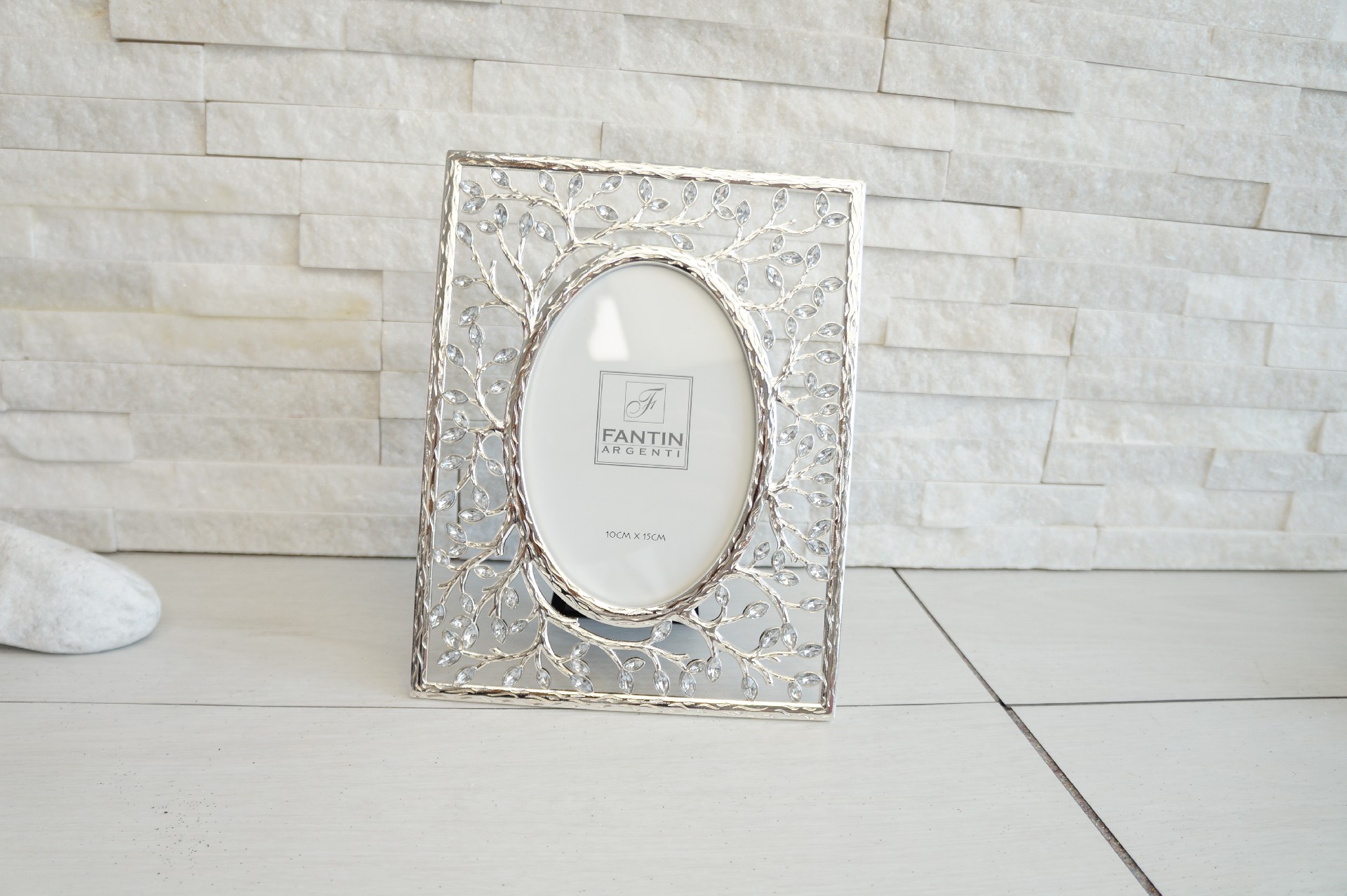 Kaufen Sie Argenti Fantin Hochzeitsbevorzugung – Silberner Fotorahmen mit  glänzendem Bandeffekt, 15 x 20 cm online ➤Modalyssa